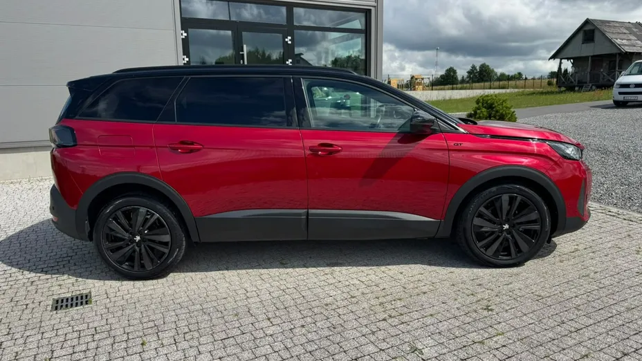 PEUGEOT 5008 -