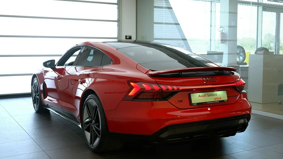 AUDI RS e-tron -
