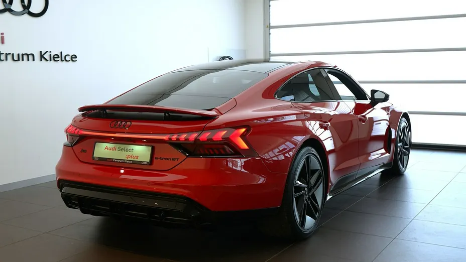 AUDI RS e-tron -