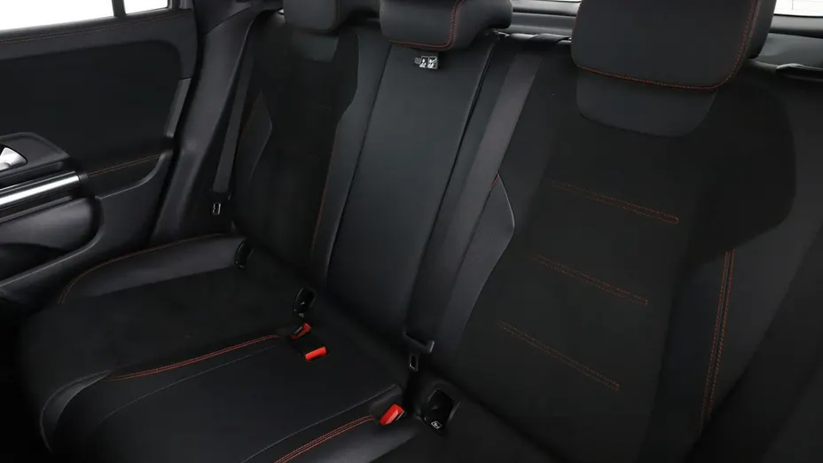 MERCEDES-BENZ GLA -
