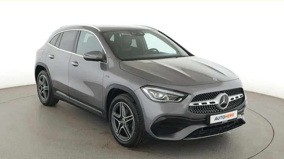 MERCEDES-BENZ GLA -
