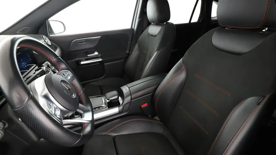 MERCEDES-BENZ GLA -
