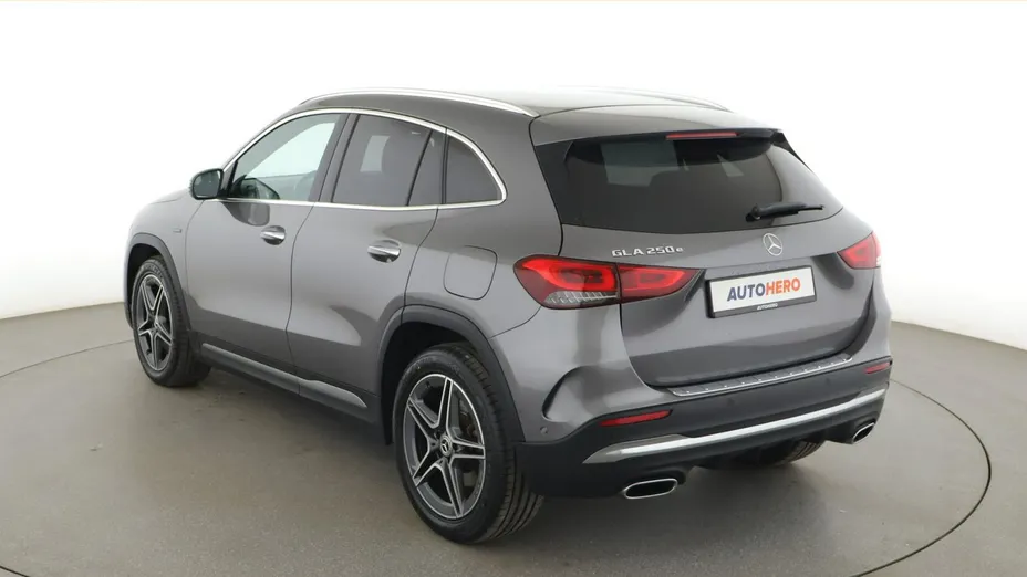 MERCEDES-BENZ GLA -