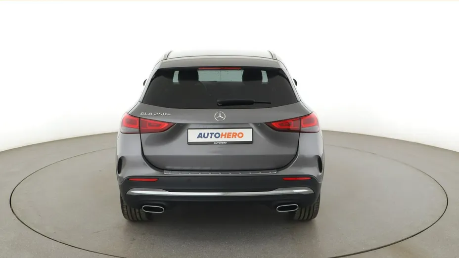 MERCEDES-BENZ GLA -