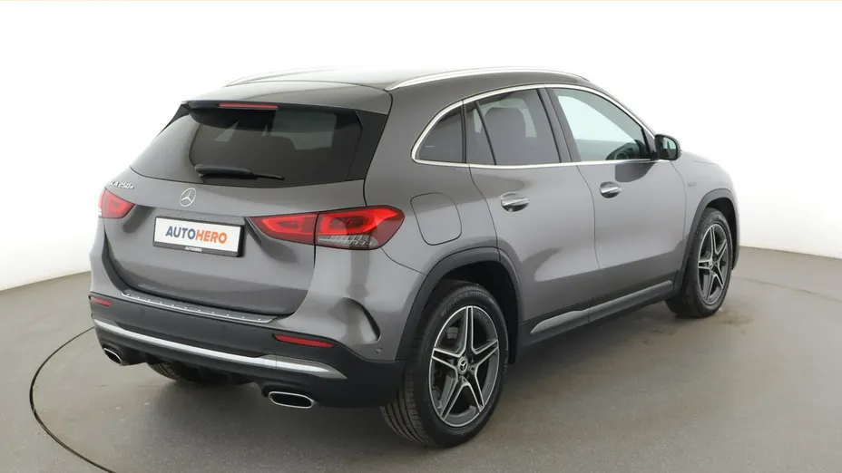 MERCEDES-BENZ GLA -