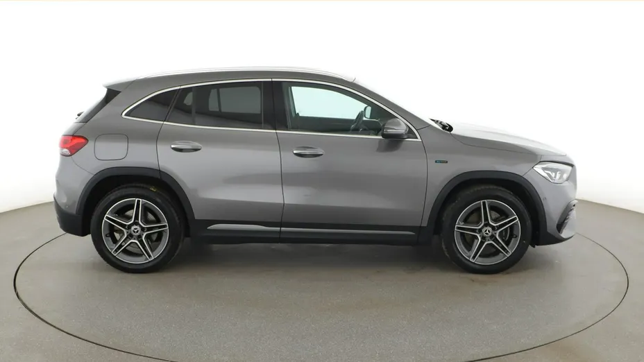 MERCEDES-BENZ GLA -