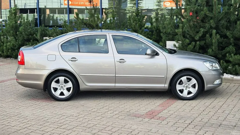 SKODA Octavia -