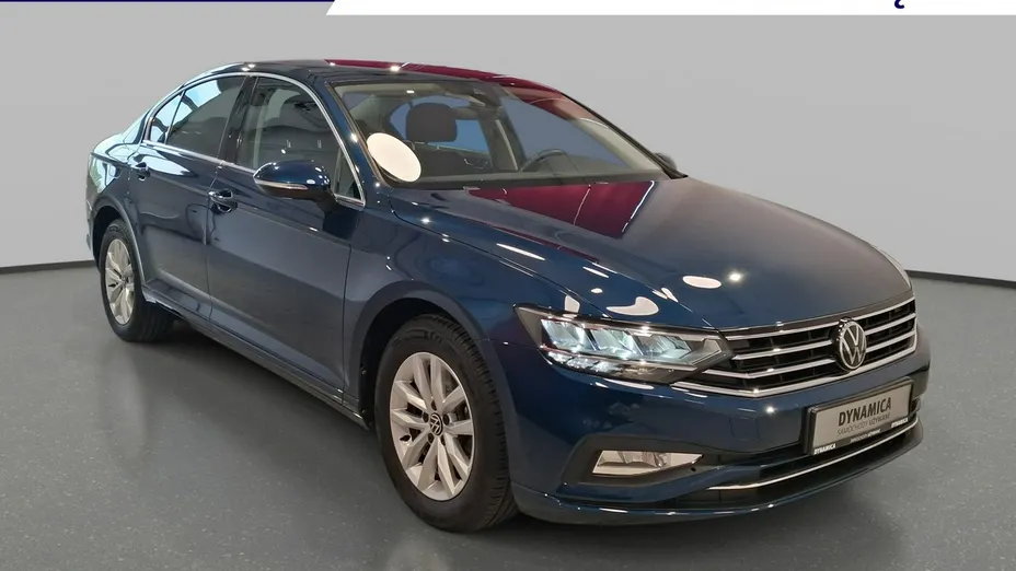 VOLKSWAGEN Passat -