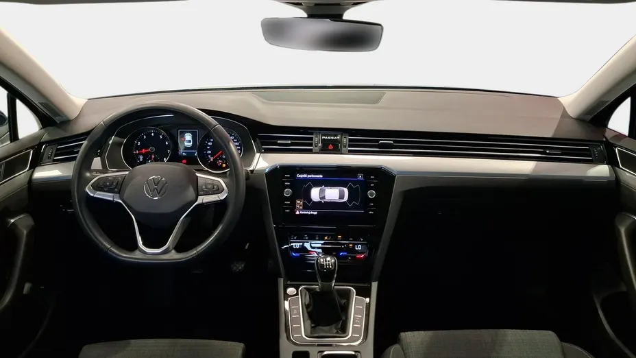 VOLKSWAGEN Passat -