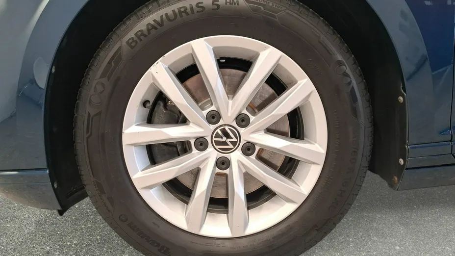 VOLKSWAGEN Passat -
