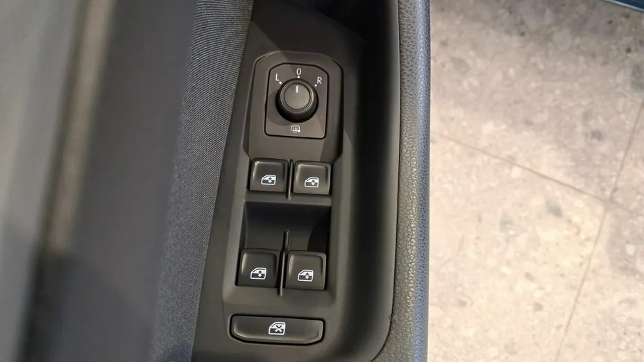 VOLKSWAGEN Passat -