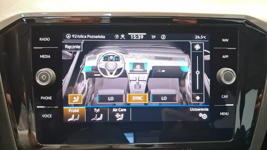 VOLKSWAGEN Passat -