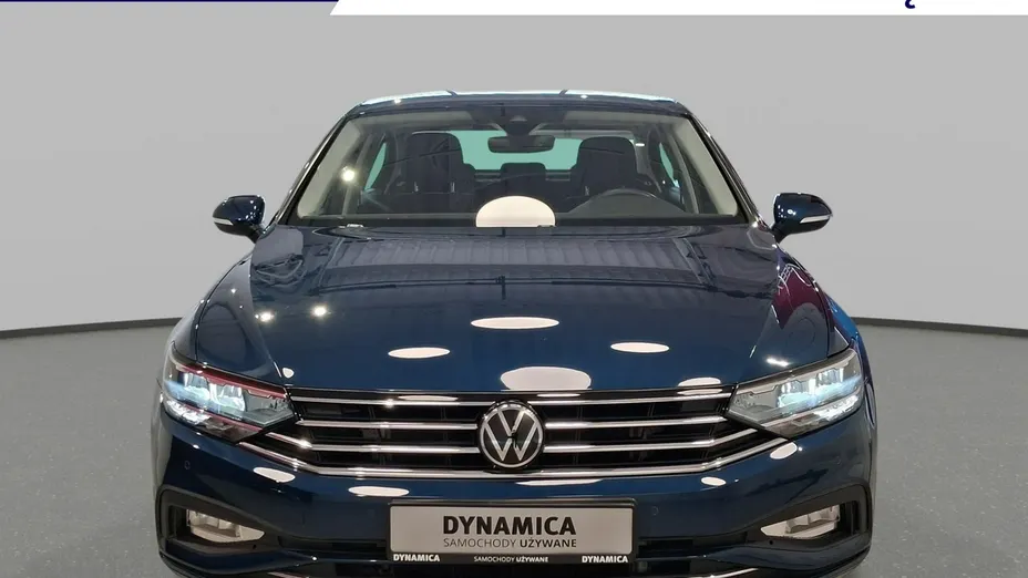 VOLKSWAGEN Passat -