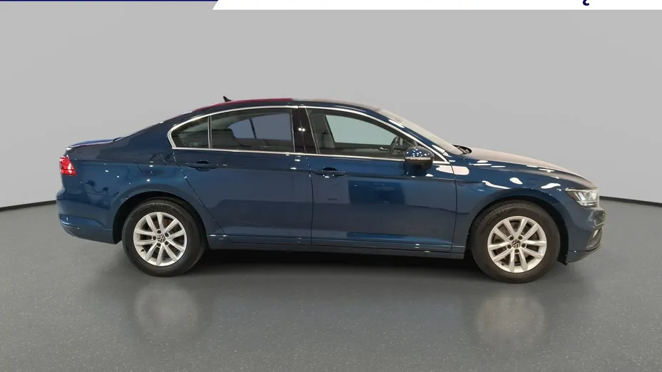 VOLKSWAGEN Passat -