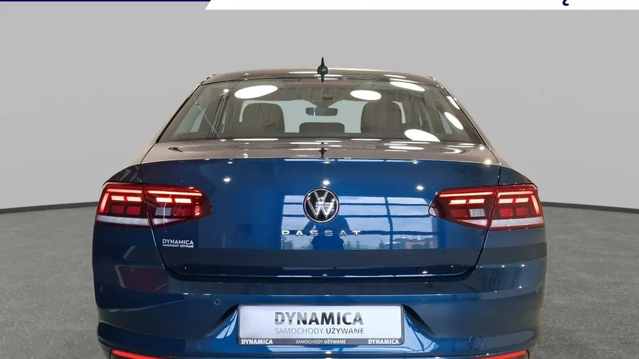 VOLKSWAGEN Passat -