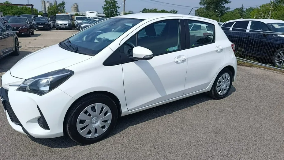 TOYOTA Yaris -