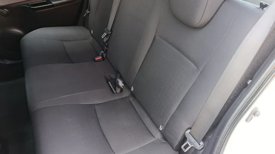 TOYOTA Yaris -
