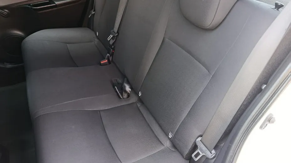 TOYOTA Yaris -