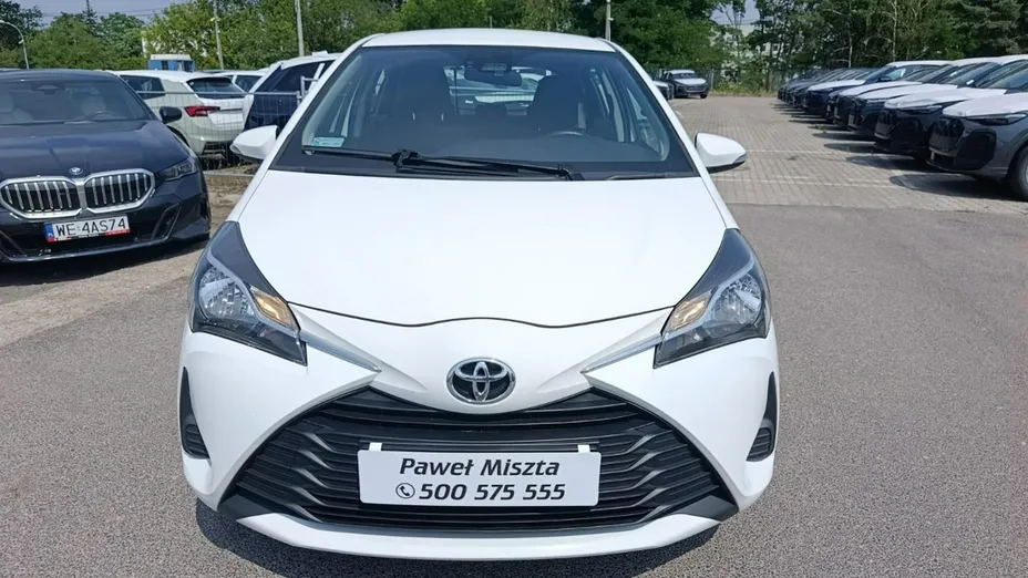 TOYOTA Yaris -