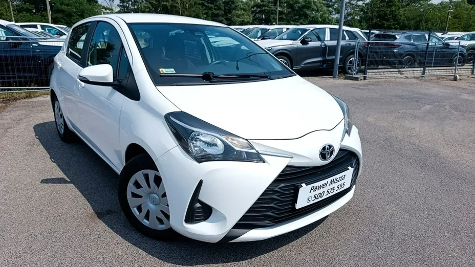 TOYOTA Yaris -