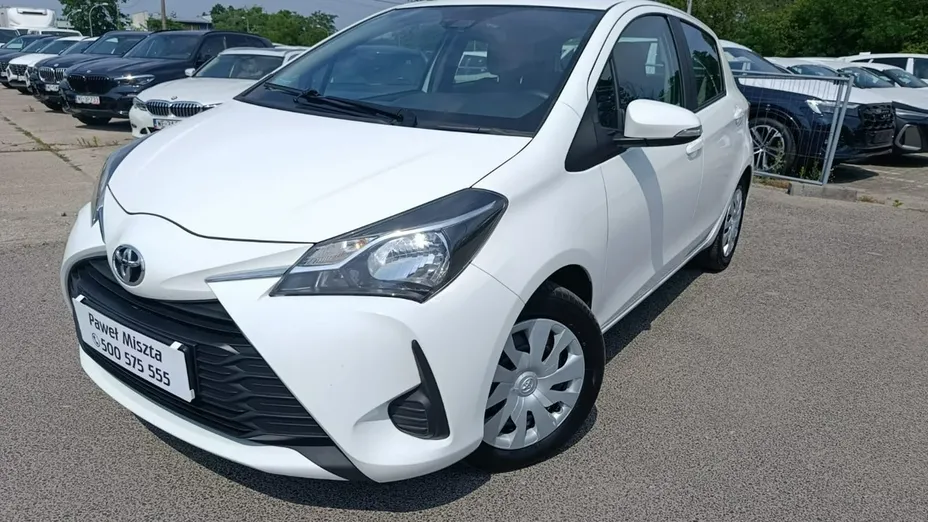 TOYOTA Yaris -