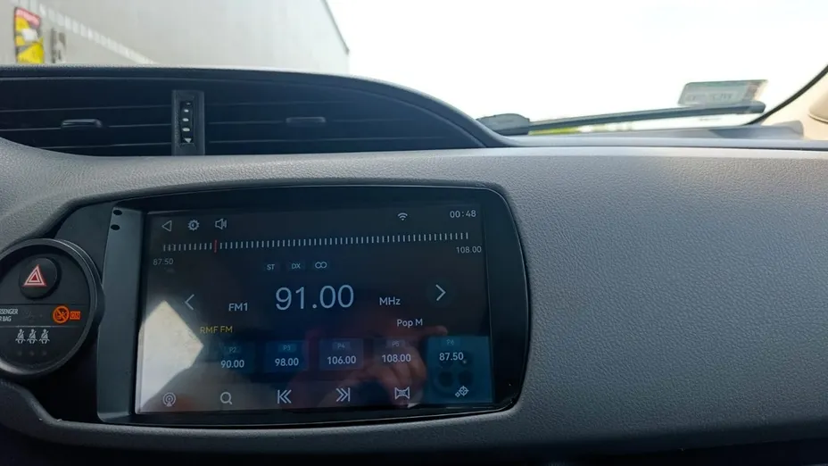 TOYOTA Yaris -