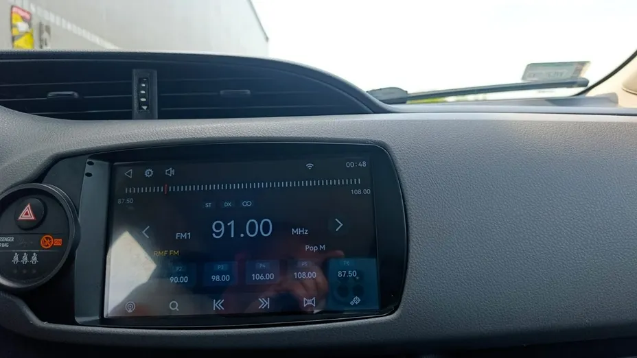 TOYOTA Yaris -