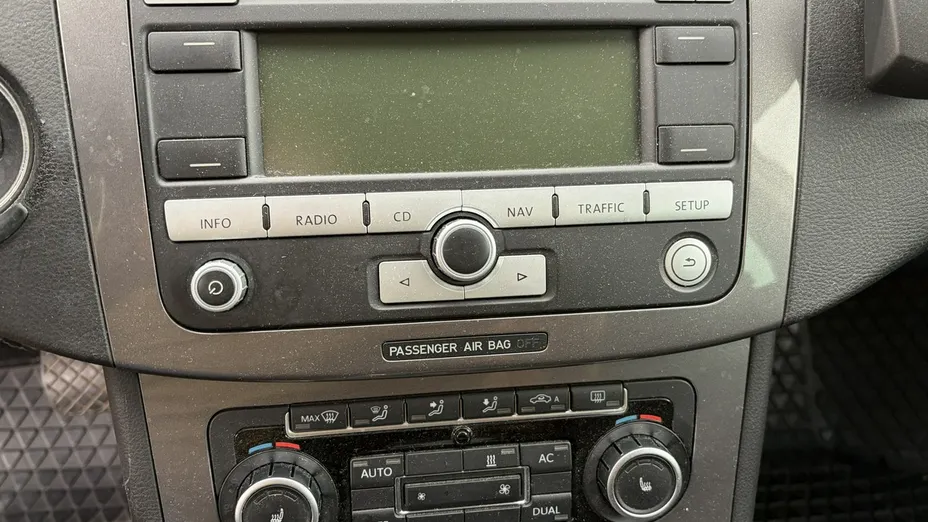 VOLKSWAGEN Passat -