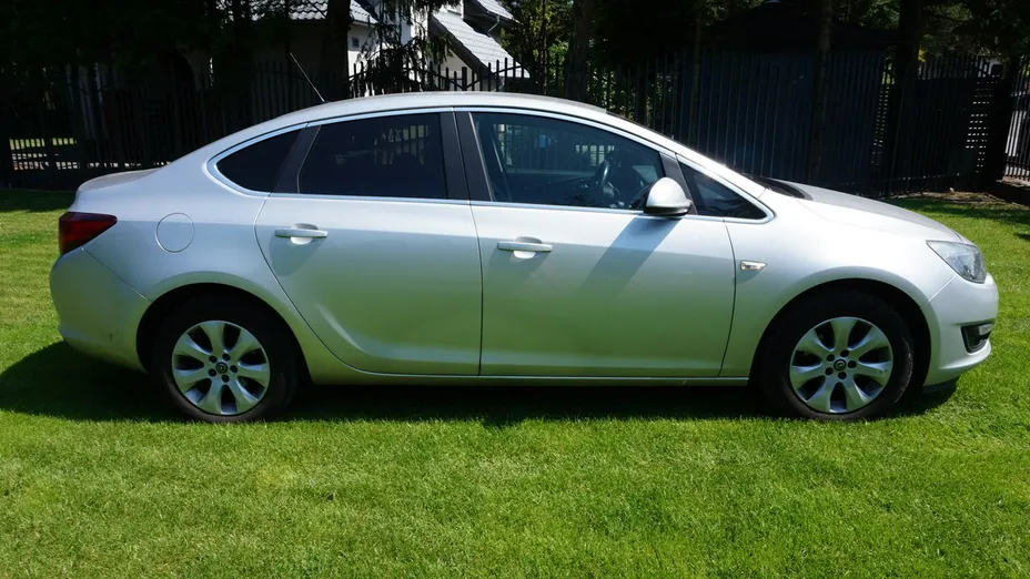OPEL Astra -