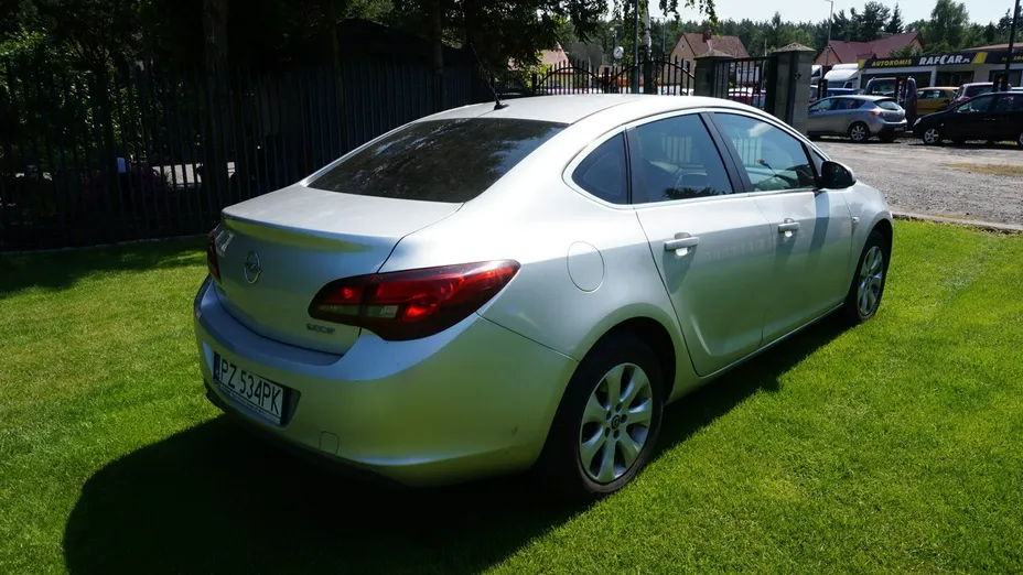 OPEL Astra -