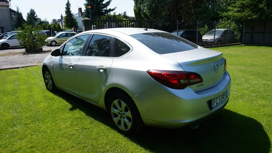 OPEL Astra -