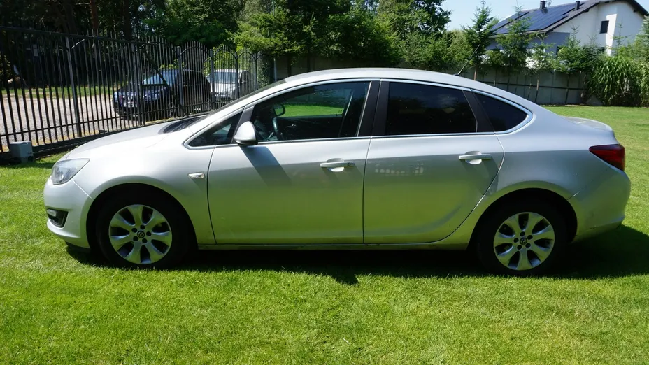 OPEL Astra -