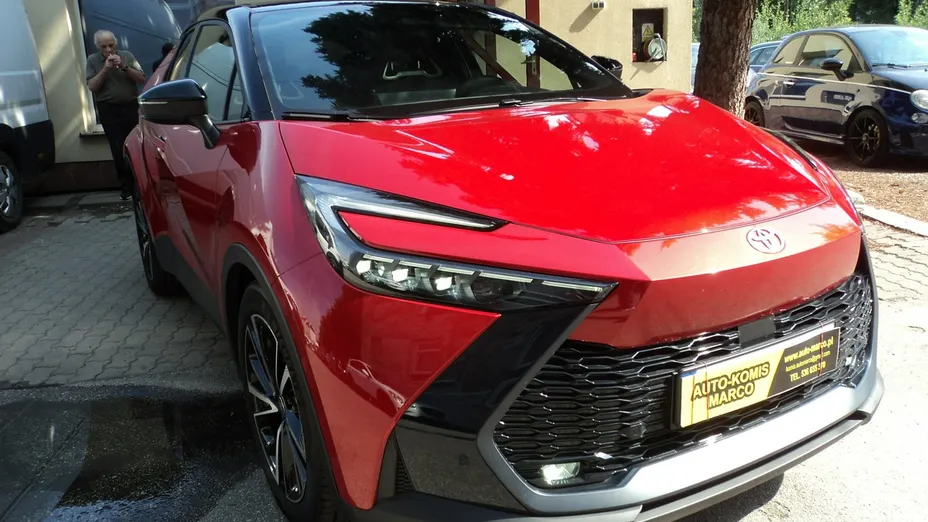 TOYOTA C-HR -