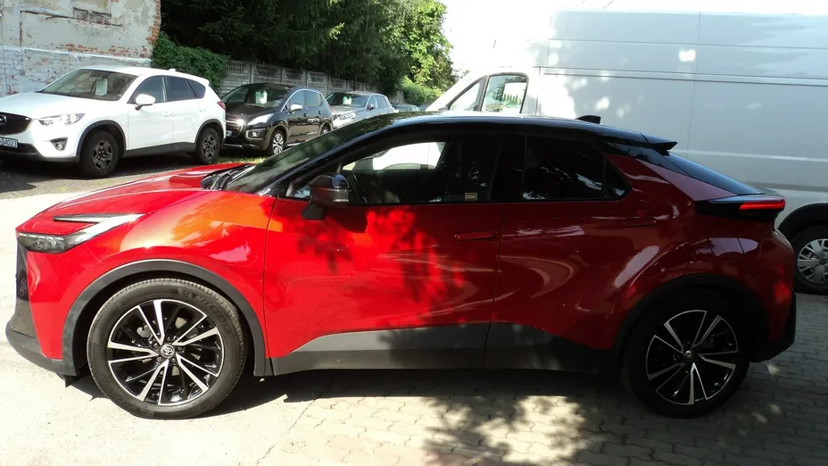 TOYOTA C-HR -