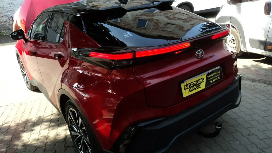 TOYOTA C-HR -
