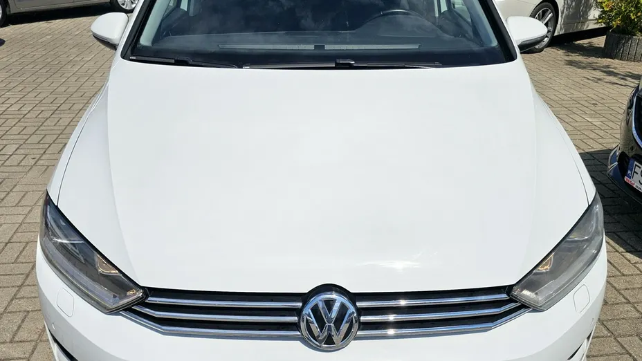 VOLKSWAGEN Golf Sportsvan -