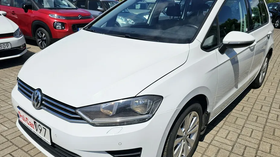 VOLKSWAGEN Golf Sportsvan -