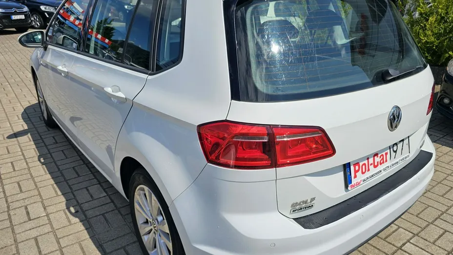 VOLKSWAGEN Golf Sportsvan -
