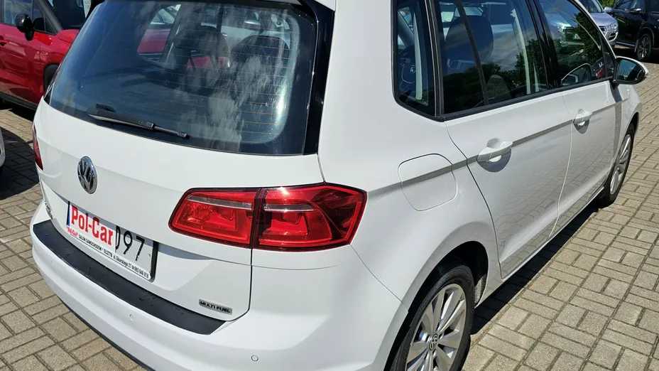 VOLKSWAGEN Golf Sportsvan -