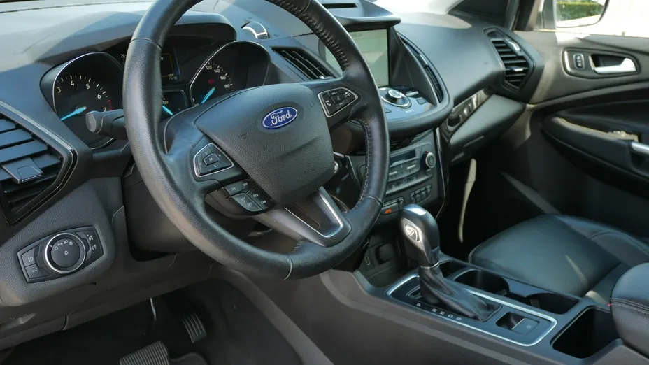 FORD Escape -