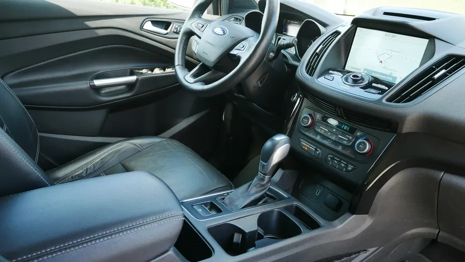 FORD Escape -