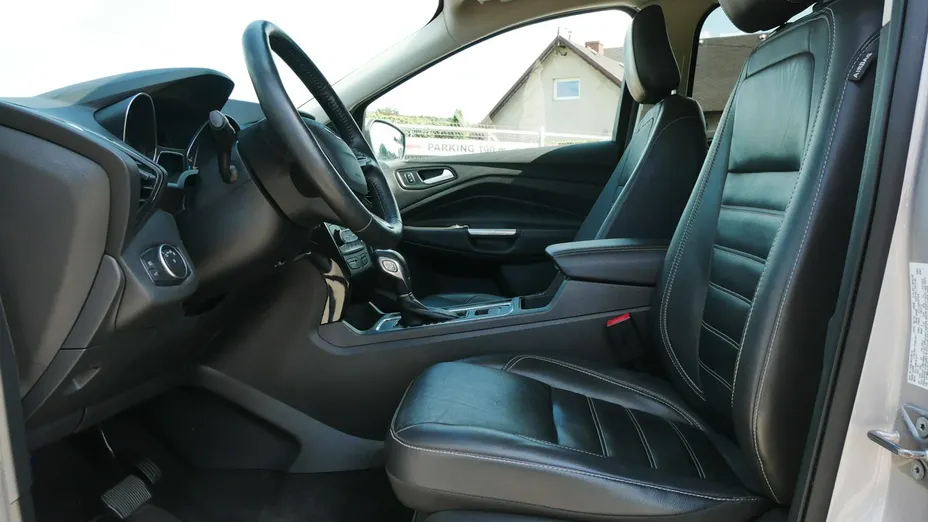 FORD Escape -