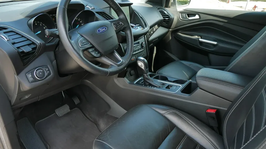 FORD Escape -