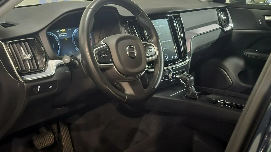 VOLVO V60 -