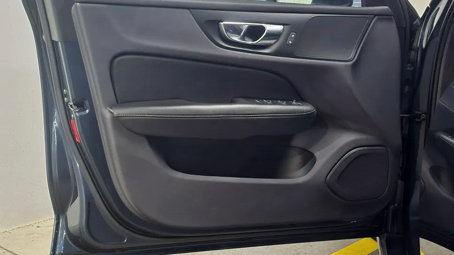 VOLVO V60 -