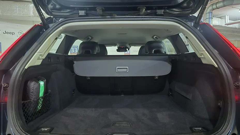 VOLVO V60 -