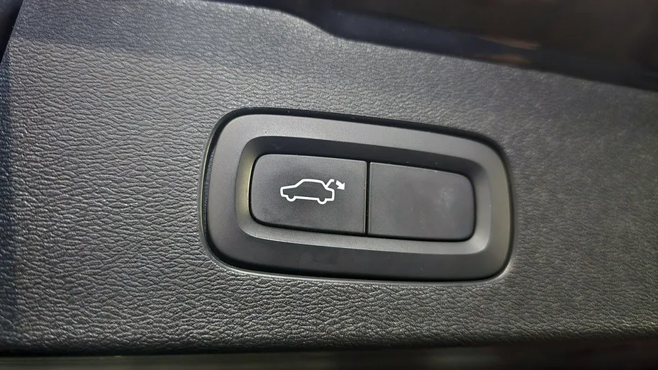 VOLVO V60 -