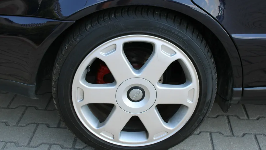 AUDI A4 -