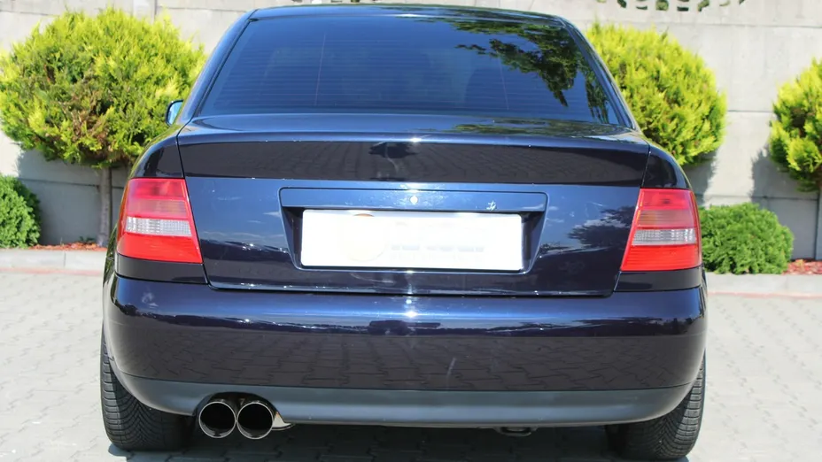 AUDI A4 -