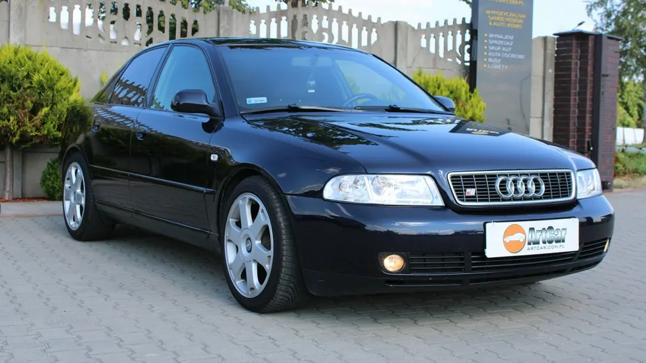 AUDI A4 -